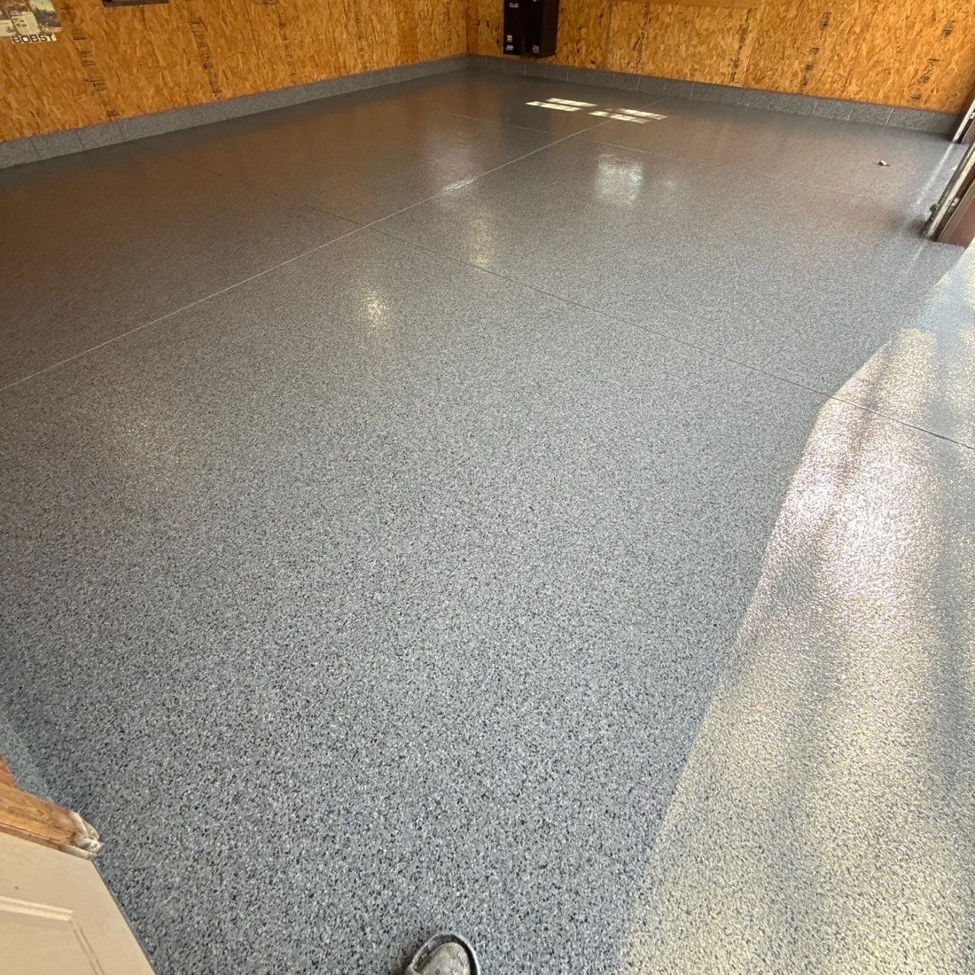 New flake floor in a large garage